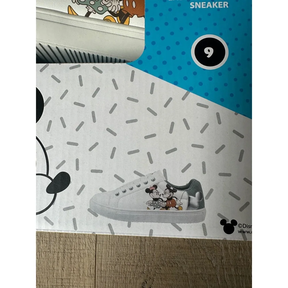 Disney Mickey and Friends Women Sneakers Mickey Minnie Mouse White Silver Size 9
